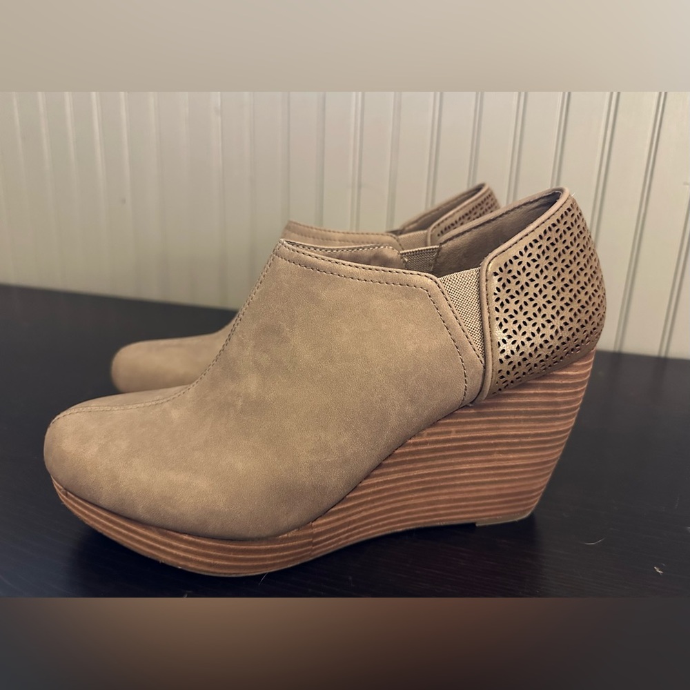 Dr. Scholls Harlow wedge bootie - size 11